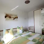 Windjammer Apartment *